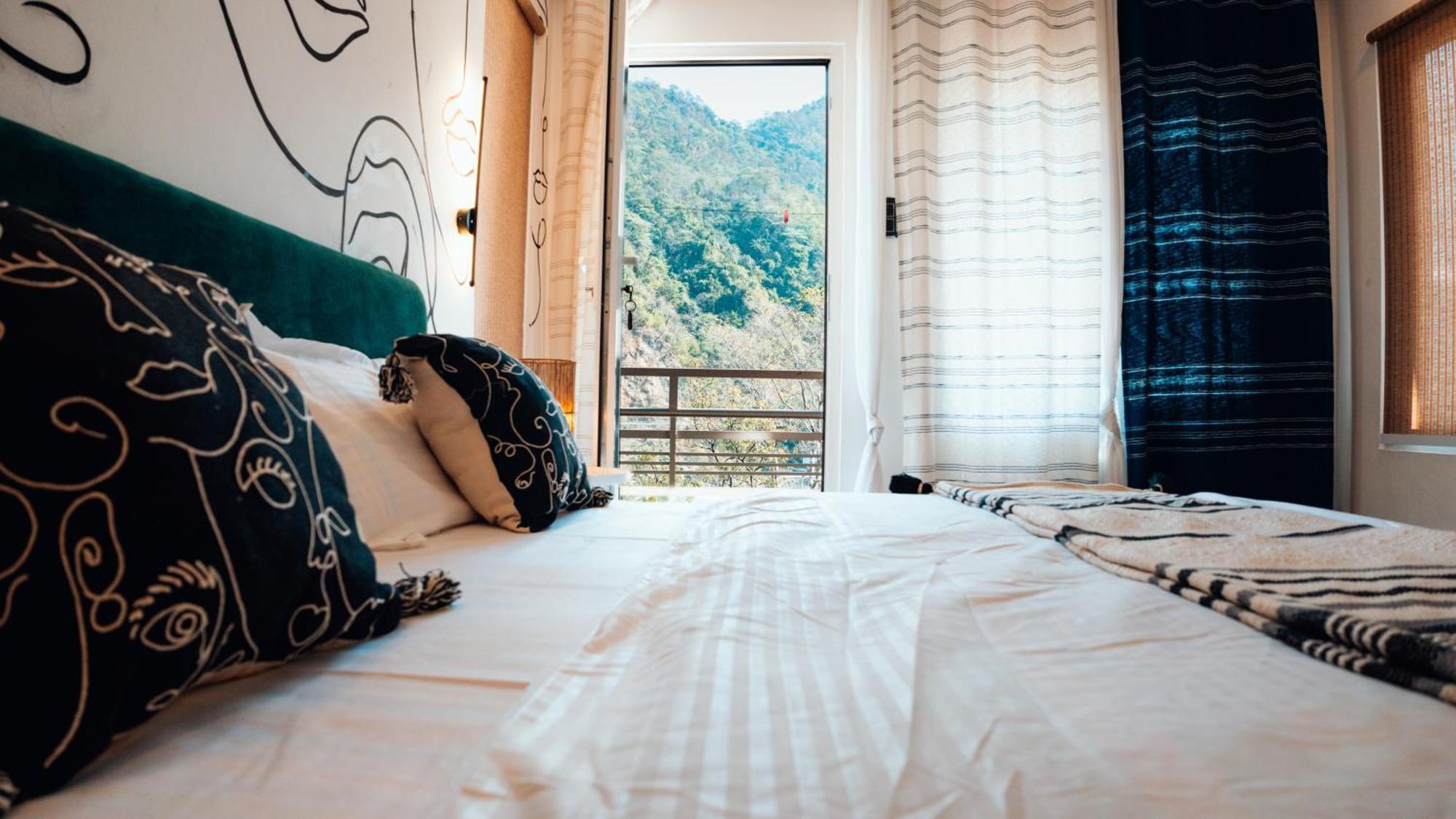 Art Bliss Hostel Rishīkesh Buitenkant foto